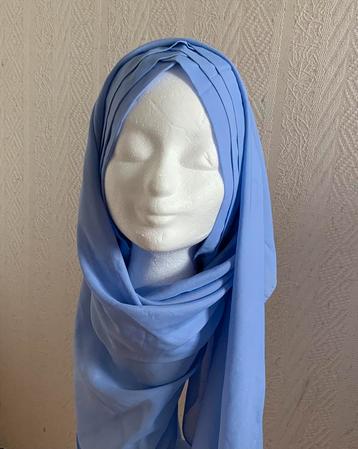 Hijab beschikbaar voor biedingen