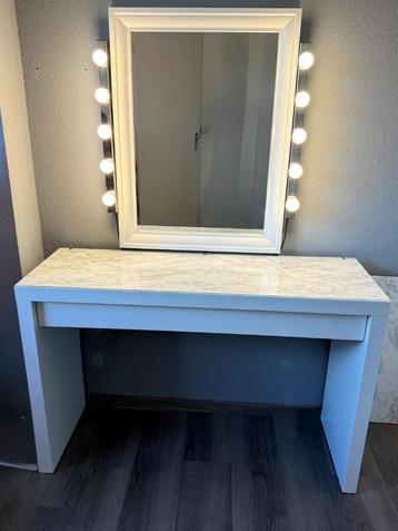 Hollywood style kaptafel met spiegel en lampen beschikbaar voor biedingen
