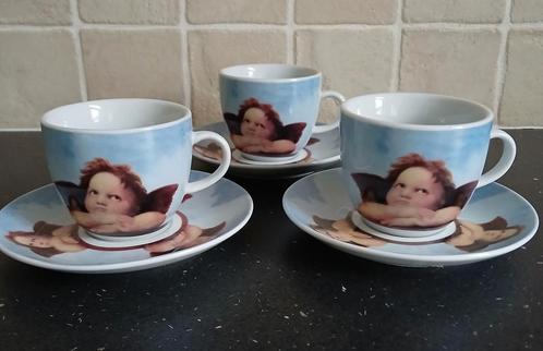 Kop en schotel engeltjes van L. Dake en zn, Huis en Inrichting, Keuken | Servies, Zo goed als nieuw, Kop(pen) en/of Schotel(s)