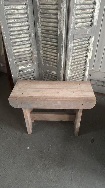 Steigerhout krukje/bankje beschikbaar voor biedingen