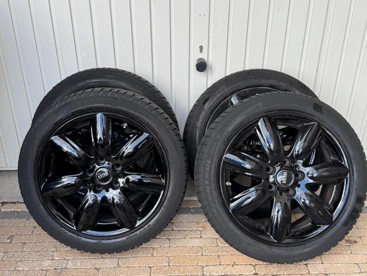 MINI Clubman Velgen met Winterbanden F54 528  17 Inch, Auto-onderdelen, Banden en Velgen, Banden en Velgen, Winterbanden, 17 inch