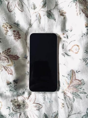 iPhone 12 64GB - Zeer Goede Staat! beschikbaar voor biedingen