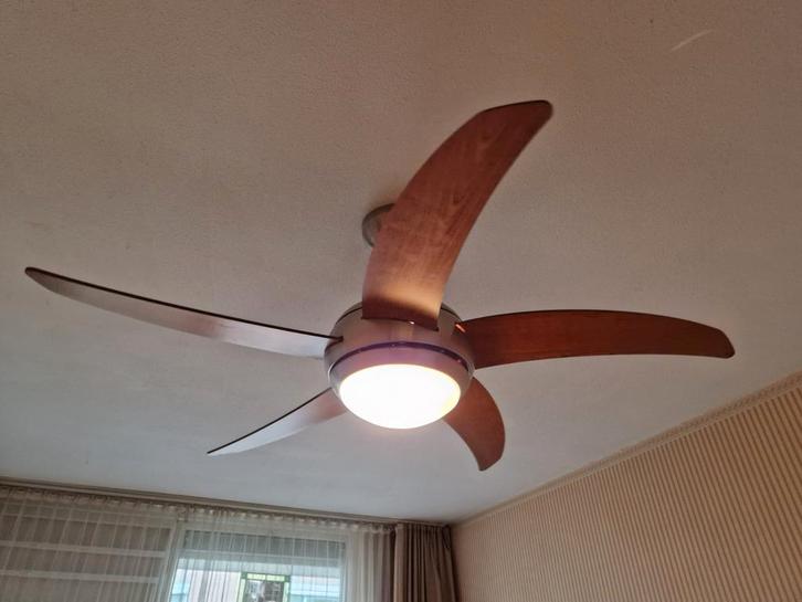 Plafondventilator met Houten Bladen + Afstandsbediening, Huis en Inrichting, Lampen | Losse lampen, Zo goed als nieuw, Led-lamp