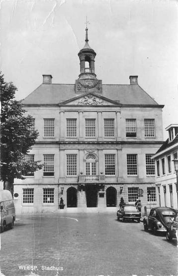(380-255-013) Weesp Stadhuis beschikbaar voor biedingen