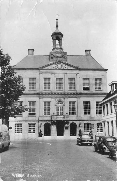 (380-255-013) Weesp Stadhuis, Verzamelen, Ansichtkaarten | Nederland, Noord-Holland, Verzenden