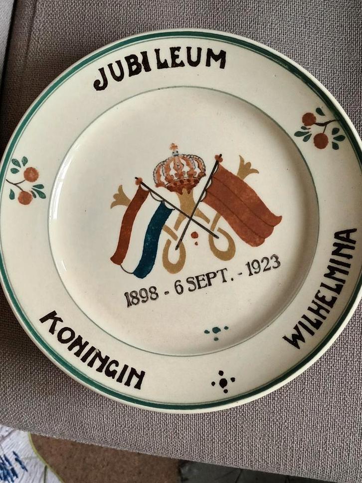 Jubileum Bord Koningin Wilhelmina 1898-1923, Antiek en Kunst, Antiek | Keramiek en Aardewerk, Ophalen