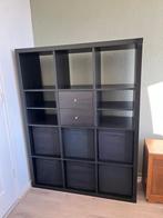 Ikea Kallax zwarte kast + inrichting, Huis en Inrichting, Kasten | Boekenkasten, Ophalen, 100 tot 150 cm, 100 tot 150 cm, Zo goed als nieuw