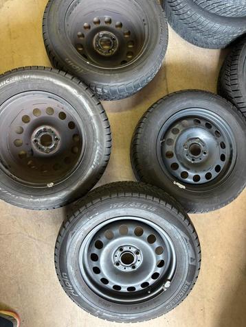 Winterbanden + velg 195/65R15T beschikbaar voor biedingen