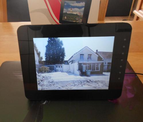 Toshiba Gigaframe L80  Digitale Fotolijst - 8.4 inch ., Audio, Tv en Foto, Fotografie | Digitale fotolijsten, Gebruikt, 8 tot 12 inch