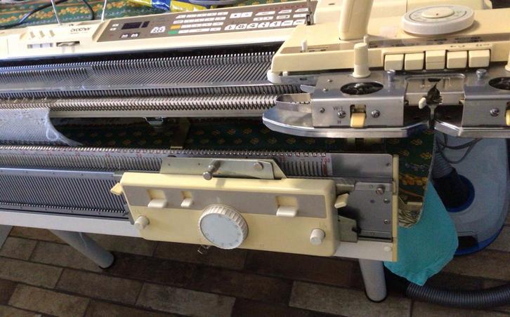 Brother KH-940/KR-850 Fijnbreier met standard/overzetslede, Hobby en Vrije tijd, Breien en Haken, Gebruikt, Breien, Overige typen