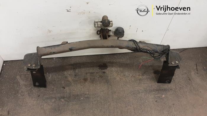 Trekhaak van een Opel Corsa (Corsa C 00-), Auto-onderdelen, Ophanging en Onderstel, Opel, Gebruikt, 3 maanden garantie, Ophalen of Verzenden