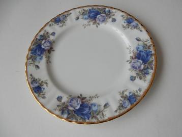 Royal Albert Moonlight Rose bord beschikbaar voor biedingen