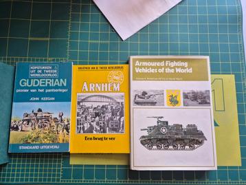 Diverse militaire boeken en tijdschriften.  beschikbaar voor biedingen