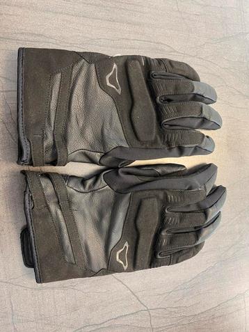 Maat m Motorhandschoen. beschikbaar voor biedingen
