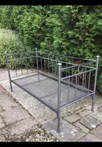 Metalen 1 persoons bed, bedbank, bank matrasmaat 200 x 90 cm, Ophalen, Gebruikt, 90 cm, Eenpersoons