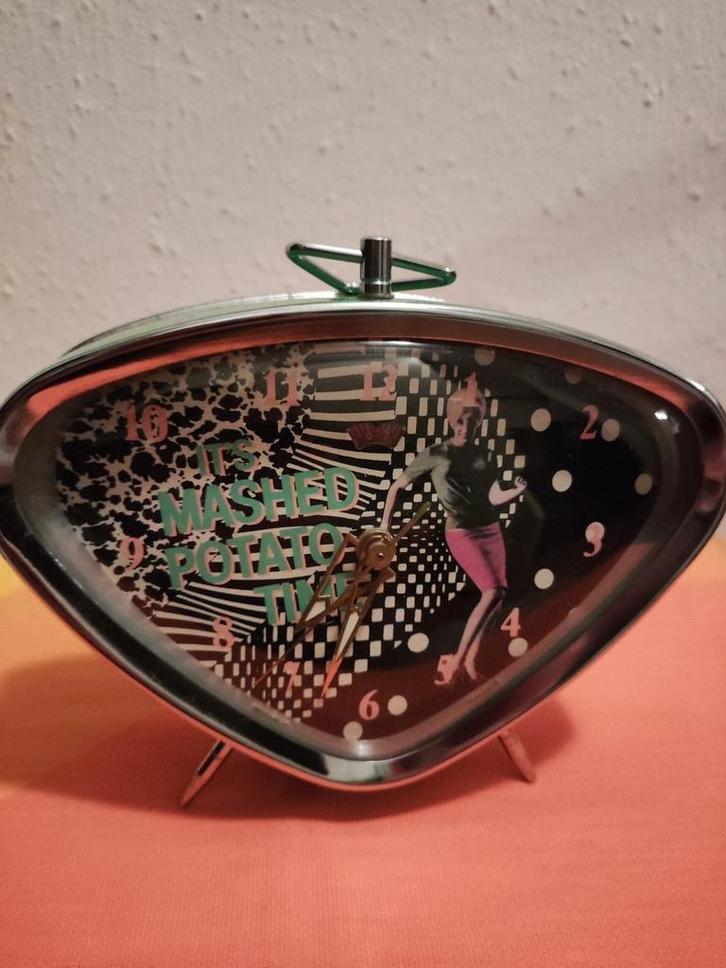 Mooie vintage wekker van Fossil, 'It's Mashed Potato Time', Antiek en Kunst, Antiek | Klokken, Verzenden