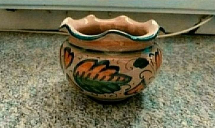 Kommetje,bewerkt,kom,creme,2052/12,Italië,bont,handwerk, Antiek en Kunst, Antiek | Keramiek en Aardewerk, Ophalen of Verzenden