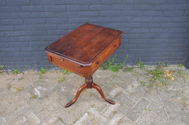 artikel  art 925 antiek tafeltje met lade en uitschuifbaar b, Antiek en Kunst, Antiek | Meubels | Tafels, Ophalen of Verzenden