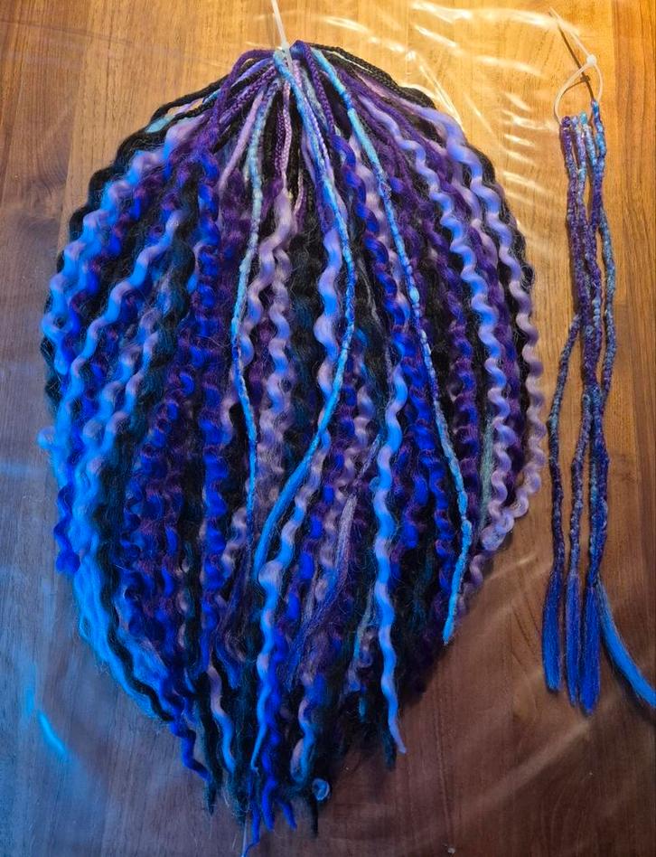 Kleurijke dreads, Sieraden, Tassen en Uiterlijk, Uiterlijk | Haarverzorging, Zo goed als nieuw, Pruik of Haarverlenging, Ophalen