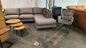 COMBI VOORDEEL ‼️ Hoekbank + 4 stoelen voor €1900.- beschikbaar voor biedingen