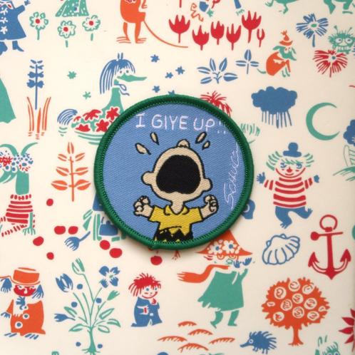 Charlie Brown van Snoopy opstrijkplaatje patch badge embleem, Hobby en Vrije tijd, Kledingapplicaties en Hotfix, Nieuw, Overige applicaties