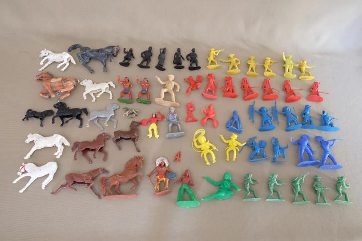 Veel vintage speelgoed dieren cowboys en indianen  divers, Antiek en Kunst, Antiek | Speelgoed, Ophalen of Verzenden