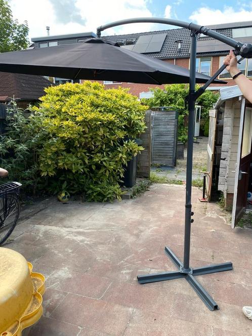 Zweefparasol, Tuin en Terras, Parasols, Zo goed als nieuw, Zweefparasol, 2 tot 3 meter, Ophalen