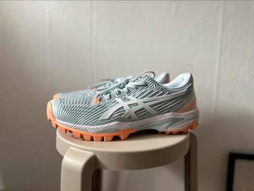 ASICS veldhockeyschoenen / 43,5 (valt als 42,5) beschikbaar voor biedingen