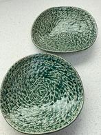 Schitterende groene Japanse organisch gevormde schaaltjes, Antiek en Kunst, Antiek | Schalen, Ophalen of Verzenden