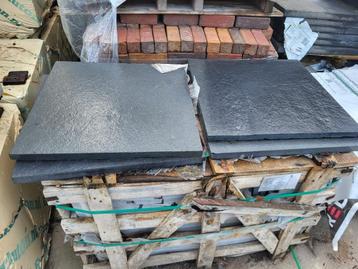 12.24 restpartij natuursteen tegels 60x60x3cm zwart limstone beschikbaar voor biedingen