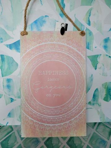 tekstbord van Riverdale Happiness looks gorgeous on you beschikbaar voor biedingen