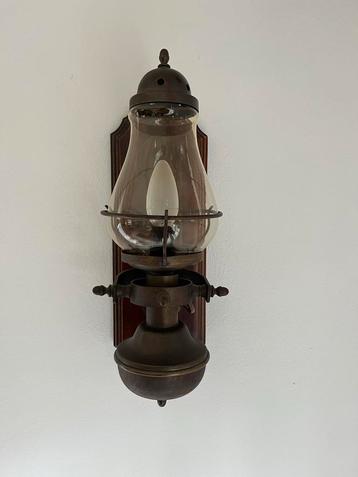 Vintage wandlamp beschikbaar voor biedingen