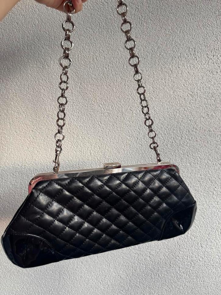 Vintage Y2K zwarte gewatteerde clutch schoudertas, Sieraden, Tassen en Uiterlijk, Tassen | Damestassen, Zo goed als nieuw, Schoudertasje