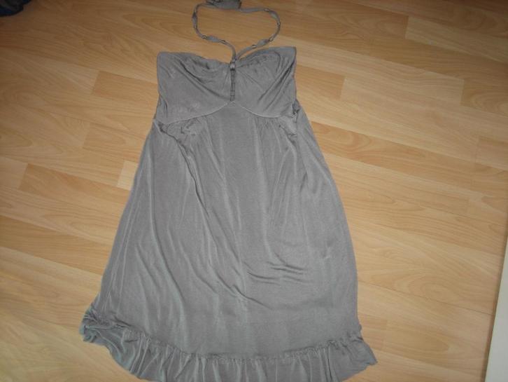 Taupe beige kleurige jurk in maat M / L als nieuw 38 40, Kleding | Dames, Jurken, Zo goed als nieuw, Maat 38/40 (M), Beige, Knielengte