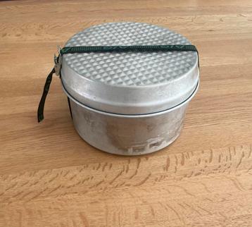 Pannenset voor kamperen beschikbaar voor biedingen