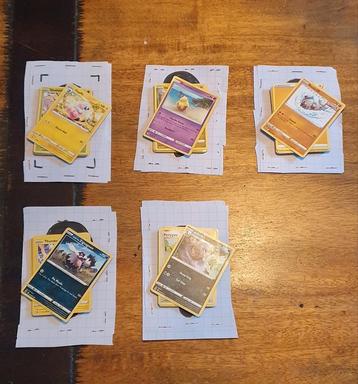 Diverse verrassingssetjes met 10 Pokemon kaarten beschikbaar voor biedingen