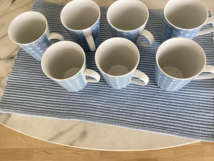 7 Douwe Egberts mokken licht blauw, Huis en Inrichting, Keuken | Servies, Gebruikt, Kop(pen) en/of Schotel(s), Overige stijlen