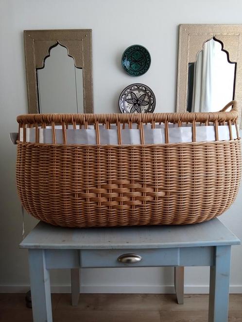 Prachtige rotan babywieg incl. Doomoo babynest en matrasje, Kinderen en Baby's, Babywiegjes en Ledikanten, Zo goed als nieuw, Wieg