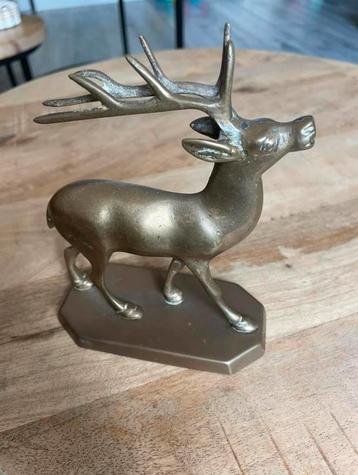 Bronzen beeldje hert beschikbaar voor biedingen