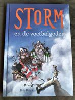 Jan Birck - Storm en de voetbalgoden, Boeken, Kinderboeken | Jeugd | onder 10 jaar, Ophalen of Verzenden, Zo goed als nieuw, Jan Birck