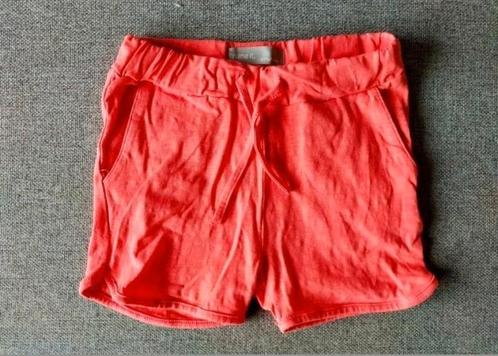 Zgan! Koraal rode shorts van Name It! Mt 86, Kinderen en Baby's, Babykleding | Maat 86, Zo goed als nieuw, Meisje, Broekje, Ophalen of Verzenden