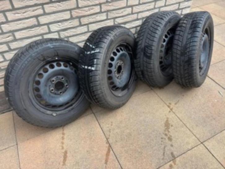 winterband 195/65/15mercedesbenz A-klasse 169 / B-klasse 245, Auto-onderdelen, Banden en Velgen, Band(en), Winterbanden, 17 inch