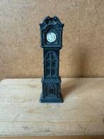 Kleine Staande klok OTW England -hxbxd 9.5x2.8x1.7cm -metaal, Ophalen of Verzenden, Zo goed als nieuw, Poppenhuis