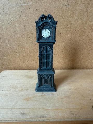 Kleine Staande klok OTW England -hxbxd 9.5x2.8x1.7cm -metaal beschikbaar voor biedingen