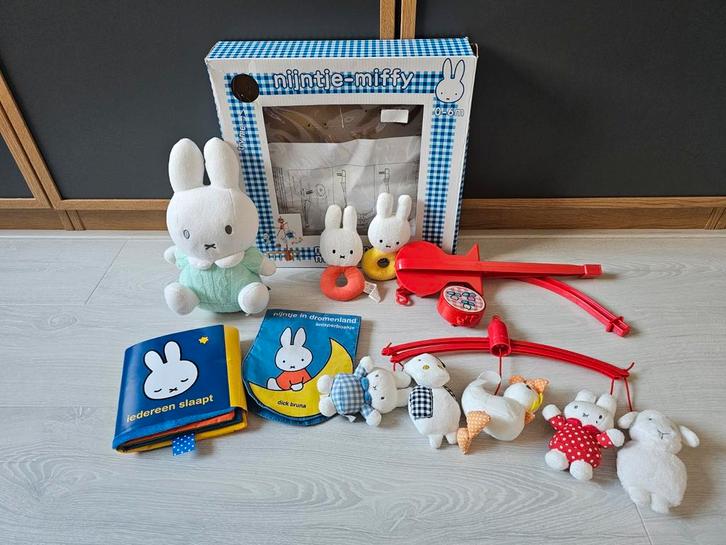 Nijntje babyspeelgoed, muziekmobiel voor box, boekjes,, Kinderen en Baby's, Speelgoed | Overig, Gebruikt, Meisje, Ophalen of Verzenden
