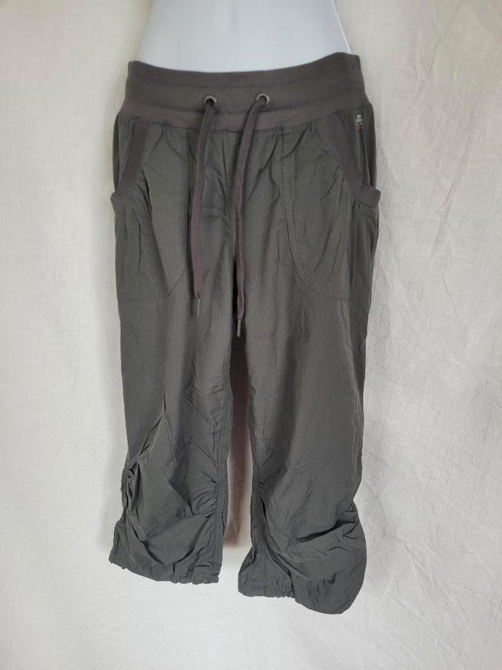 Stoere 3/4e sportbroek mt 34 merk H&M Sport, Kleding | Dames, Broeken en Pantalons, Zo goed als nieuw, Maat 34 (XS) of kleiner