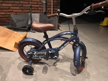 Fietsje 12 inch met zijwieltjes beschikbaar voor biedingen
