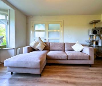 Large Beige Sofa with Chaise Lounge (275x180 cm) beschikbaar voor biedingen