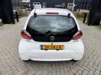 Toyota Aygo 1.0-12V Now Airco Elek pakket NL Auto NAP, Voorwielaandrijving, Euro 5, Stof, Gebruikt