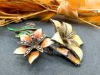 Art nouveau bloembroche, zilver met emaille en markasieten., 4 tot 7 cm, Gebruikt, Info@zilverwebsite.nl, Zilverwebsite.nl